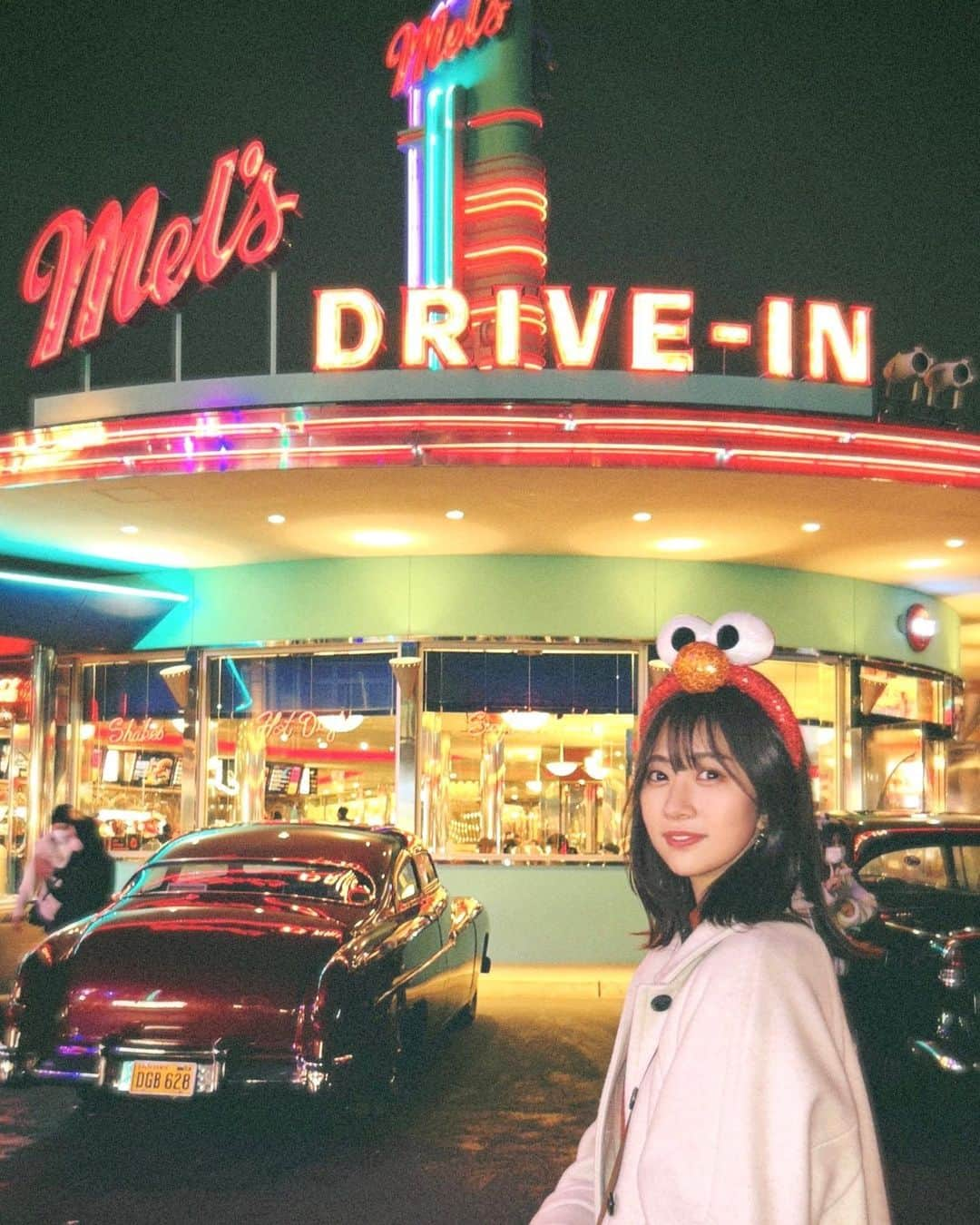 平野詩乃のインスタグラム：「📸 USJ！ユニバ！  この辺のエリア大好きなの🇺🇸🚗  #USJ #ユニバ #melsdrivein #フィルム写真 #ユニバカチューシャ」