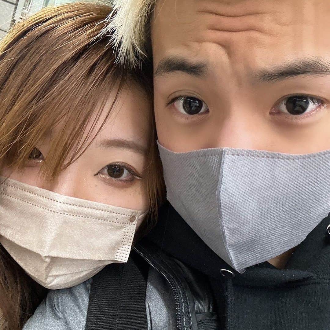 なすびのインスタグラム：「ずずいっ #ゔぁすび #カップル  #couple」