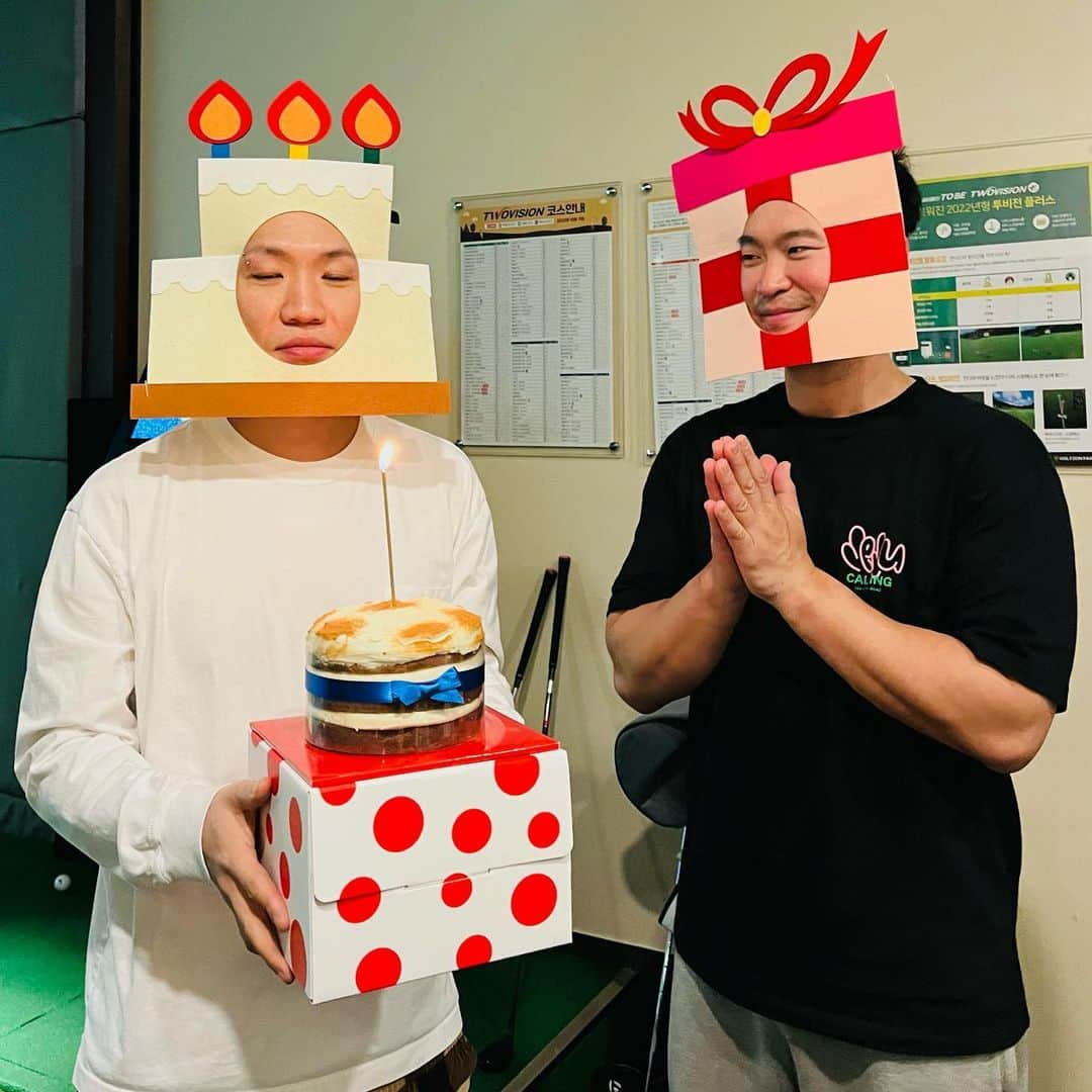 ゲコさんのインスタグラム写真 - (ゲコInstagram)「뭔가 잘못된 생일파티」1月16日 18時55分 - gaekogeem