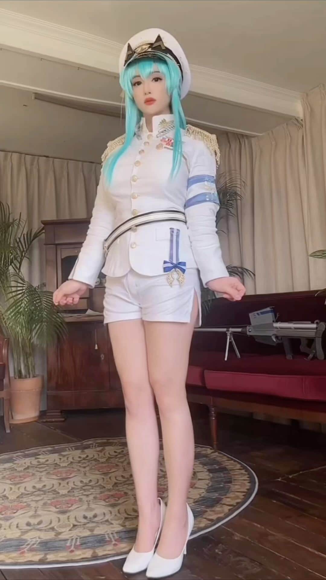 千尋のインスタグラム：「揺れる！shake！#NIKKE #helm #helmcosplay」