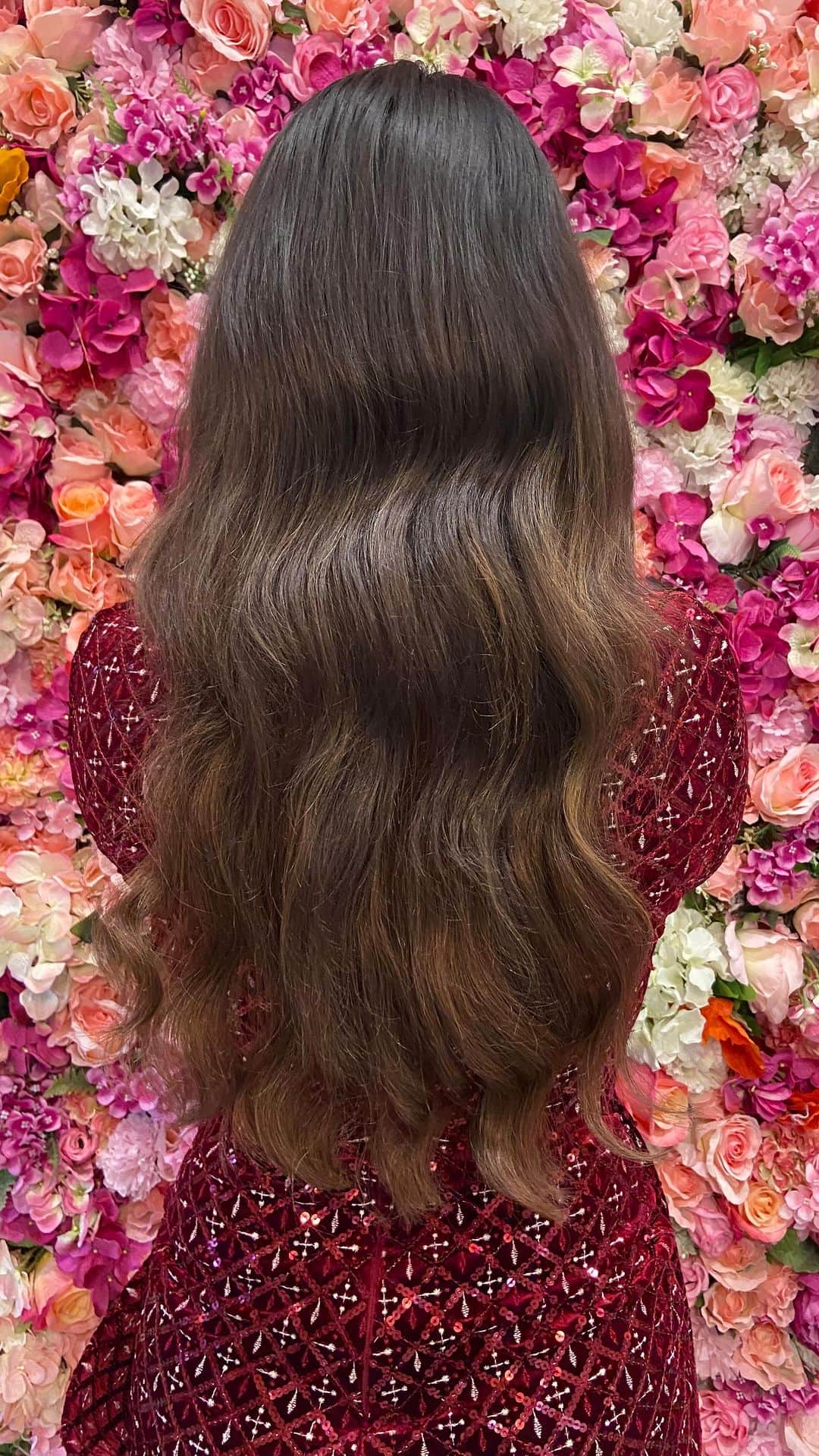 アマニ・ファンシーのインスタグラム：「Life isn’t perfect but your hair can be!   Thank you @superstylist90 & @sarah_tolley_ for making me feel beautiful… Karen is truly the most incredible, gentle & trustworthy celebrity hair stylist. I have never felt more confident with my hair than I do today thanks to her and the quality of @haircouture_uk! [advertisement/werbung]」