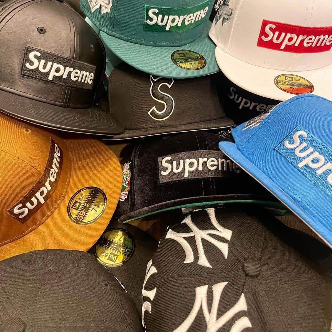 fools_judge_streetさんのインスタグラム写真 - (fools_judge_streetInstagram)「SUPREME New Era Items   supreme × new eraコラボアイテム多数ご用意ございます✨  プロフィール欄より、 オンラインストアページにアクセスできます。 ※その他ご不明点は店頭または、 DMまでお問い合わせください。  如有任何疑问，请在instagram上留言。 欢迎浏览我们的网上商店以及光临我们在原宿的实体店。  For inquiries, please message us on instagram. Please confirm our online store. Thank you.  #supreme #supremeforsale #supremenyc #supremenewyork #newera #ニューエラ  #シュプリーム #foolsjudge」1月16日 19時54分 - fools_judge_street