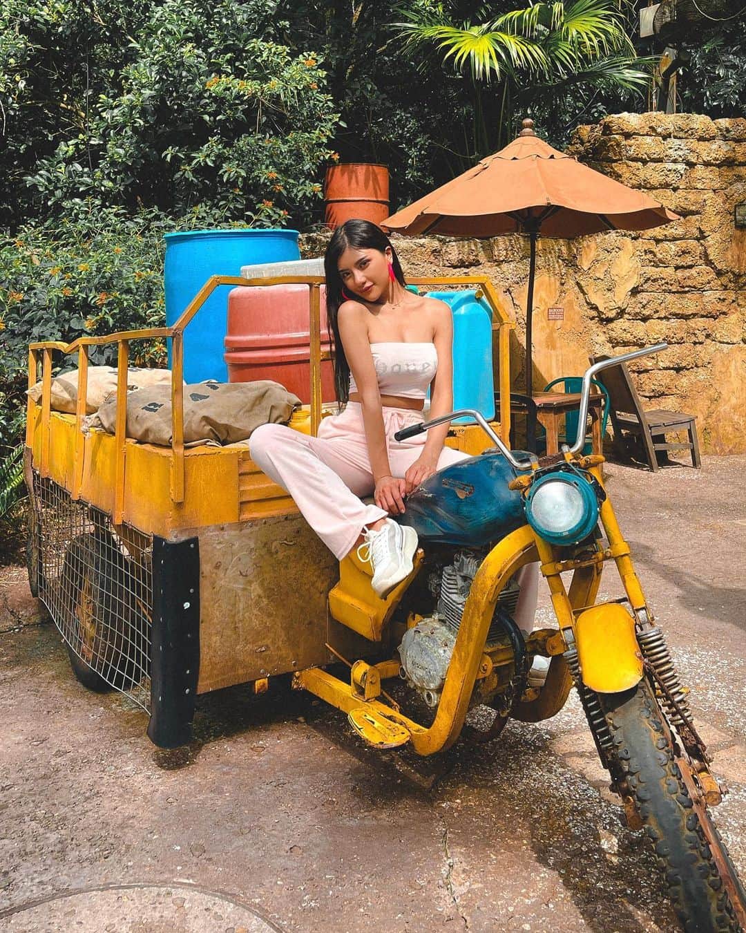 VIENNAのインスタグラム：「🛵」
