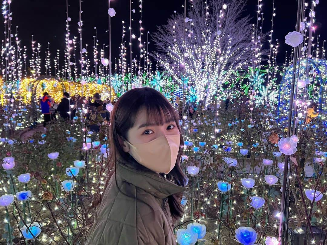 田村響華さんのインスタグラム写真 - (田村響華Instagram)「⁡ ⁡ 最後はあしかがフラワーパーク🌷 ⁡ 全国イルミネーションランキング 7年連続1位なんですって！すごい！ ⁡ 藤の花を見に行きたいと思ったことがあったので、今回のバスツアーの決めては「あしかがフラワーパークに行ける事」でした☺︎ ⁡ 今度はお花を見に行きたいと思います！ ⁡ #あしかがフラワーパーク #イルミネーション #バスツアー #栃木観光 ⁡」1月16日 20時32分 - kyo_ka1016