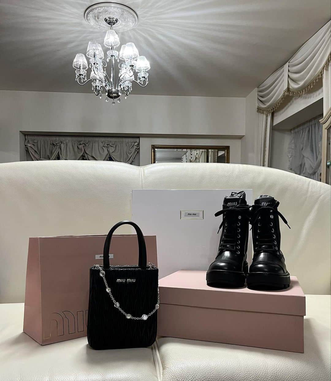 のインスタグラム：「𝑁𝐸𝑊🖤」