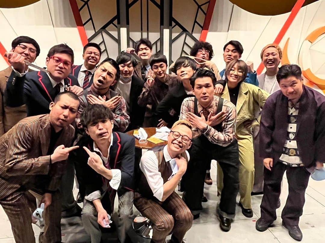 たむかいのインスタグラム：「俺たちが37期だ ありがとうございました。 舞台もアフタートークもあんな事になると思ってませんでした。まだ配信買えますか。京極は怖いけど良いやつでした。http://bit.ly/3H73IUr」