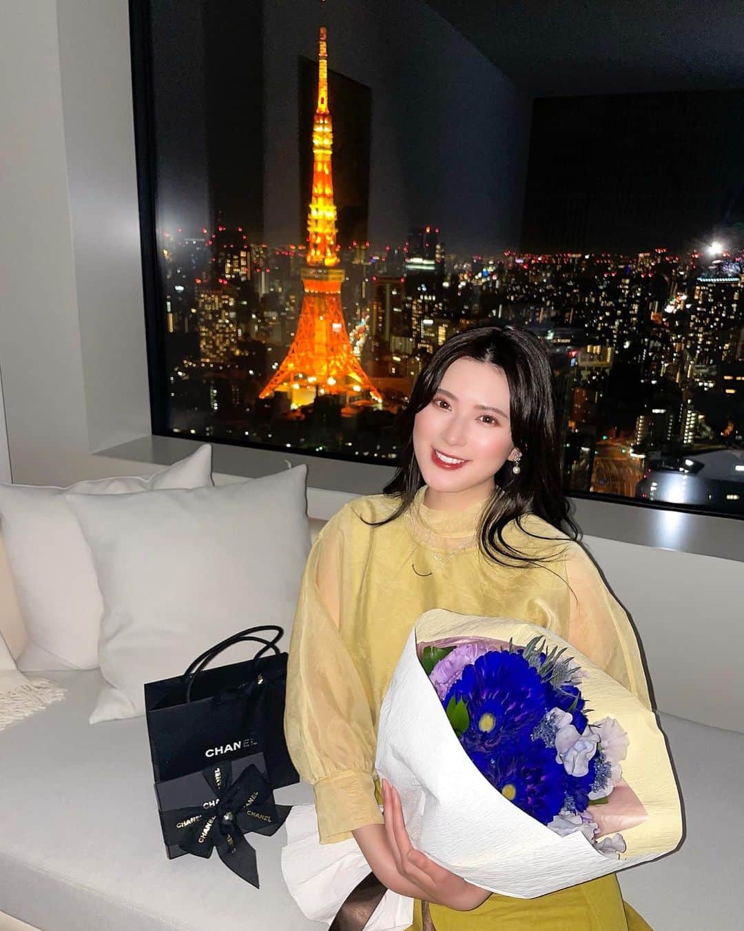 のインスタグラム：「⁡ 〔 𝐌𝐲 𝐁𝐢𝐫𝐭𝐡𝐝𝐚𝐲 𝟎𝟏/𝟏𝟔 〕 今日で 26歳になりました🦢🪞 ⁡ 既に たくさんのメッセージ ありがとうございます🤍 嬉しいです🥹🫶🏻 ⁡ ⁡ 26歳も 感動的な 素敵経験を たくさんできるよう、 前向きに 過ごしていきたいです😌 ⁡ そして いつも わたしを支えてくれている皆さん、 これからも どうぞよろしくお願いします💐 ⁡ ⁡ #mybirthday  #0116 #お誕生日  #birthday #ケーキ  #cake #ホカンス  #ホテル #エディション  #Edition #thetokyoEdition虎ノ門」