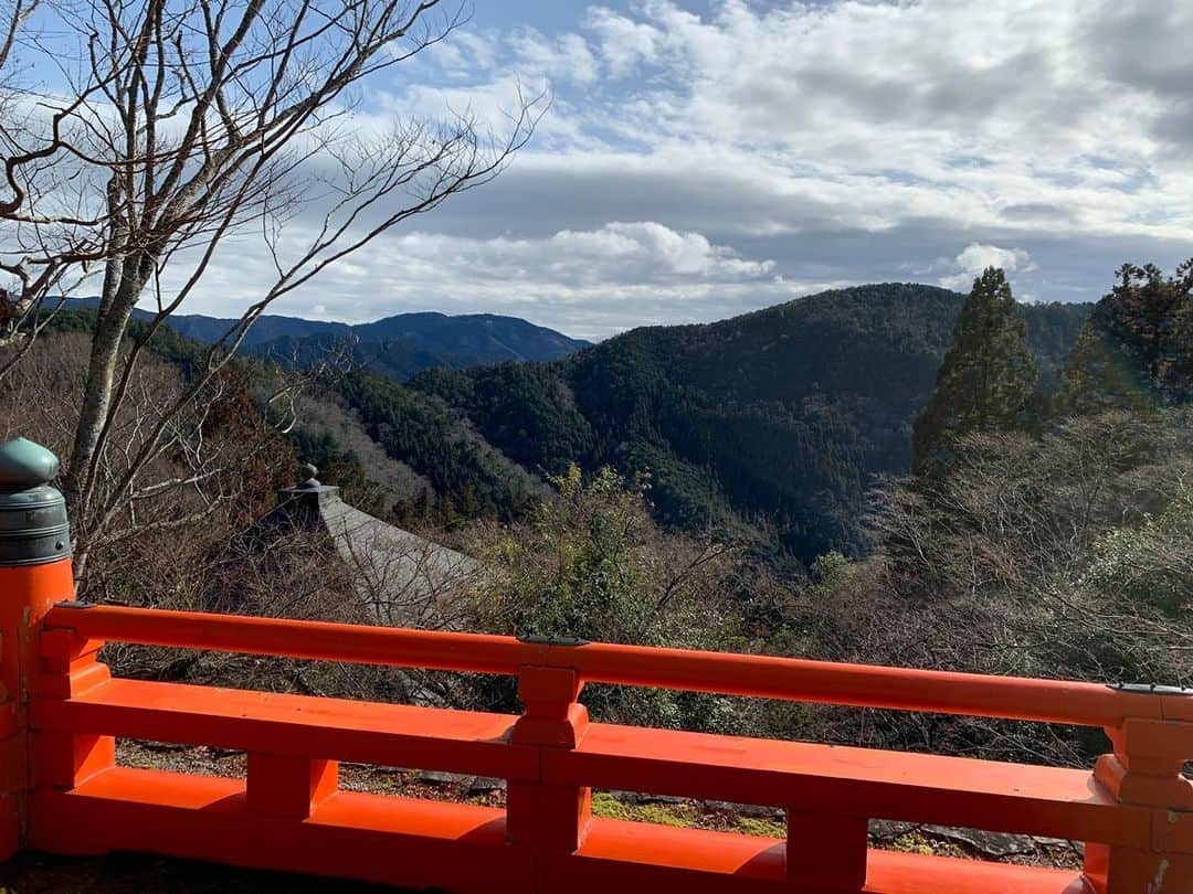 大竹壱青さんのインスタグラム写真 - (大竹壱青Instagram)「今日は少し遅めの初詣へ ・ ・ 後半戦はホームゲームから みなさまお待ちしております✨ ・ ・ #おみくじは #末吉だったよ #山からの景色」1月16日 21時47分 - issei_otake