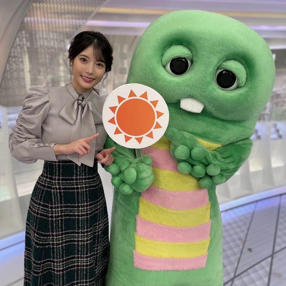 フジテレビ「プライムニュース イブニング」さんのインスタグラム写真 - (フジテレビ「プライムニュース イブニング」Instagram)「あすの東京は4日ぶりに日差しが届きそうです。朝の方が晴れるので、洗濯の外干しもお早めに！  #ソラよみ #竹俣紅　@benitakemata_official #ガチャピン　@gachapin_official #天気 #お天気 #イット」1月16日 22時15分 - livenews_it