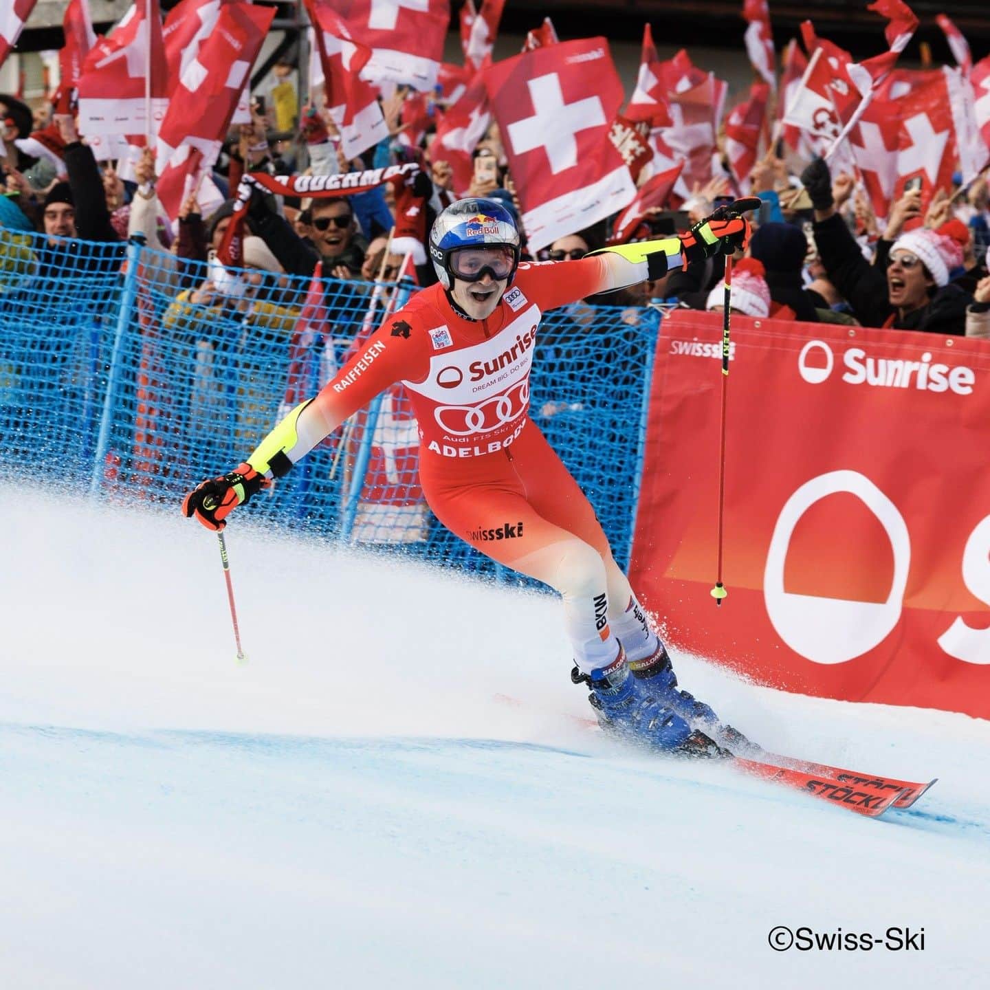 Descenteのインスタグラム：「The world's best quality of "DESCENTE" and the world's best alpine ski player "Marco Odermatt"  Marco Odermatt, the world's best alpine ski player.  He took the first place again in Adelboden, Swiss, which is held FIS AUDI WORLD CUP in January 6th-7th.  He won 10 gold medals in the FIS AUDI WORLD CUP 22/23 Season with DESCENTE.  #marcoodermatt  #swissski  #designthatmoves  #descente  #descenteski」