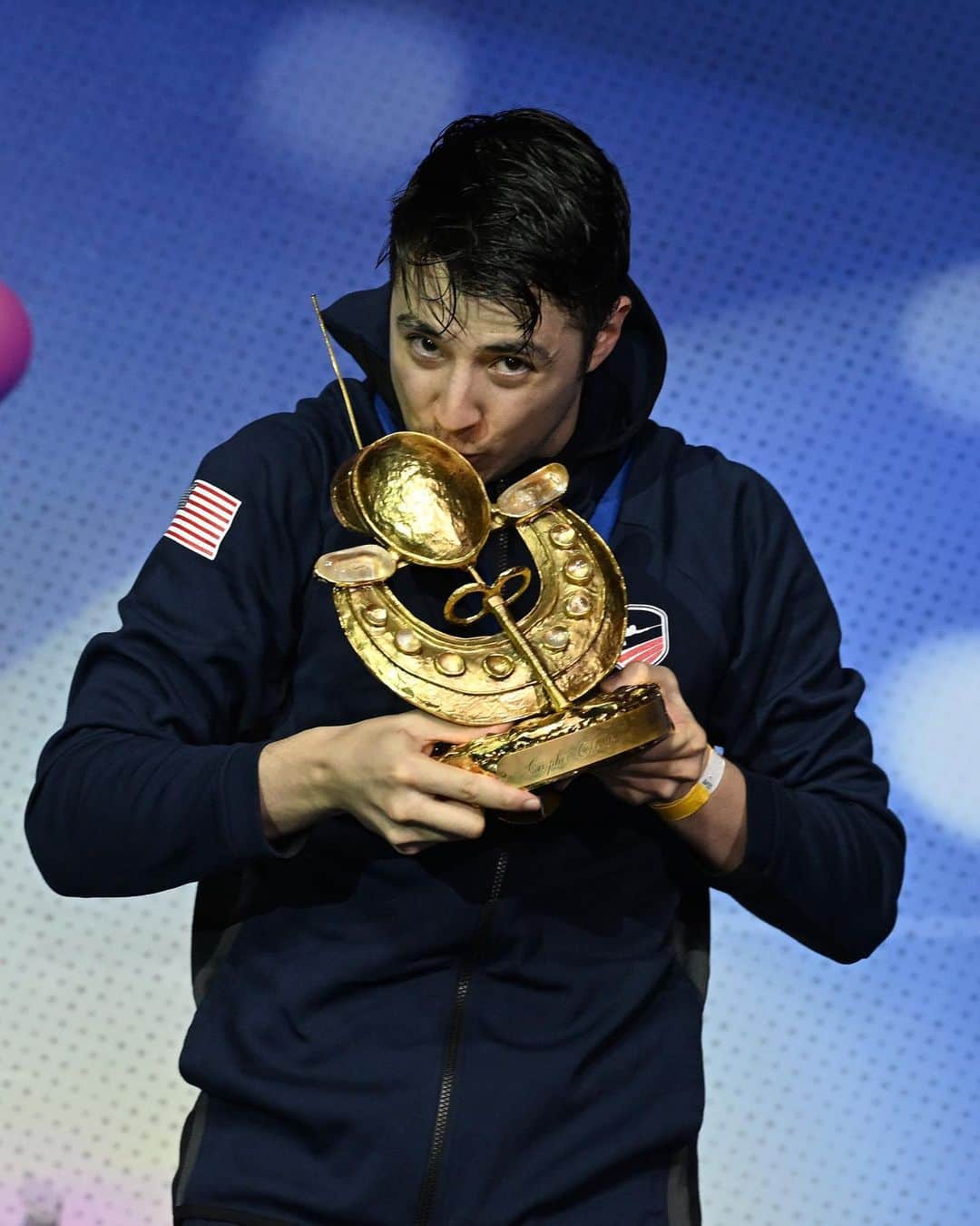 アレクサンダー・マシアラスのインスタグラム：「GOLD at the Challenge International de Paris! Paris is truly the most amazing competition of the season, the one that everyone dreams of winning. To win it twice is something that I’m still wrapping my head around. I have so many thoughts and feelings about this tournament that I’m going to break it down into a few points.  1. It’s been a long time since I’ve been on the podium on the international circuit, and even longer since I’ve been on top of it. Between Covid and a dismal last season, this was my best fencing in over 3 years. When you get hit with adversity, when you aren’t doing as well as you know you are capable of, the only thing you can do is believe in yourself and keep grinding behind the scenes.  2. This was @smassi first international event coming back from an ACL tear and it was a pleasure to watch her fence. Although I know she didn’t do as well as she would’ve liked to, I was extremely proud to watch her fence all day and I think she fenced well. I’m excited to see her truly back on the circuit.  3. This was my first year competing at the CIP since my παππούς (grandfather) passed away. Frixos has always been a staple at this competition, coming every year for longer than I can remember. Every fencer and staff member knew who he was because of his presence at the CIP. He wasn’t here in person with me this year, but he was here in spirit.  4. This was @jenjen.lu first CIP, I guess she chose the right year to come! Thank you for your love and support over these last four years. Your belief in me gave me belief in myself through my lows of the last couple years.  Thank you to all my family, friends, teammates, and fans. Your support means so much to me and pushes me to get better every day! Sorry for the rant, I’m finished now.」