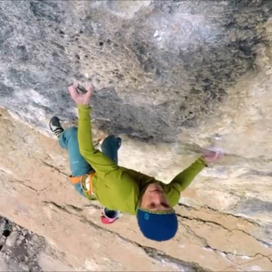 ヨルグ・バーホーベンのインスタグラム：「Crux footage on Fight or Flight (9b) from four years ago! I started trying this route seriously at that point, and got pretty darn close one year later, but in the end, no cigar 😭🤷‍♂️😉 It's funny, since I had the tape on the exact same finger as I do now (can't even remember the injury), which kinda shows that I'm simply always injured 😂 Anyways, I'm back in Oliana, and I'm not moving an inch until i clip that chain 🦧 I might be collecting some airmiles until then @svanabjarnason 🙃」