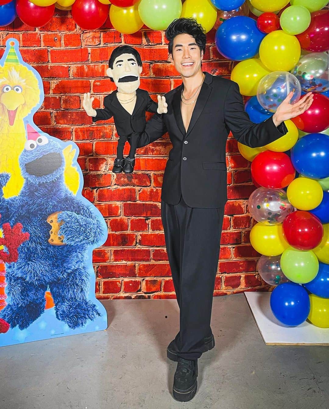 ユージン・リー・ヤンさんのインスタグラム写真 - (ユージン・リー・ヤンInstagram)「my puppet-themed birthday party was absolutely absurd 😊🥳🤣  custom puppet by @mindovermadison」1月17日 7時27分 - eugeneleeyang