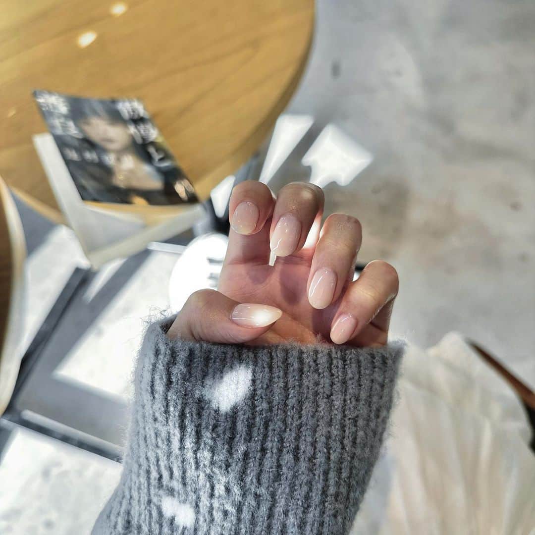 のインスタグラム：「☕︎ . #nails #ホワイトネイル」
