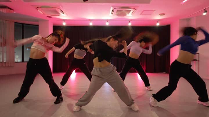 avecooのインスタグラム：「@avecoodancestudio   ♪music♪ @britneyspears #tilltheworldends   👑Dancer👑 @momoawaodori  @asu_136i.m  @rinon_dance34  @anju.124  @miyu.24.24   @87desu_0202  @_noande_  @kairi32shiba  @nonohaaaaaaaa  @ai.na.1223   #dance #jazzfunk #avecoo #choreographer #tokyo #britneyspears」