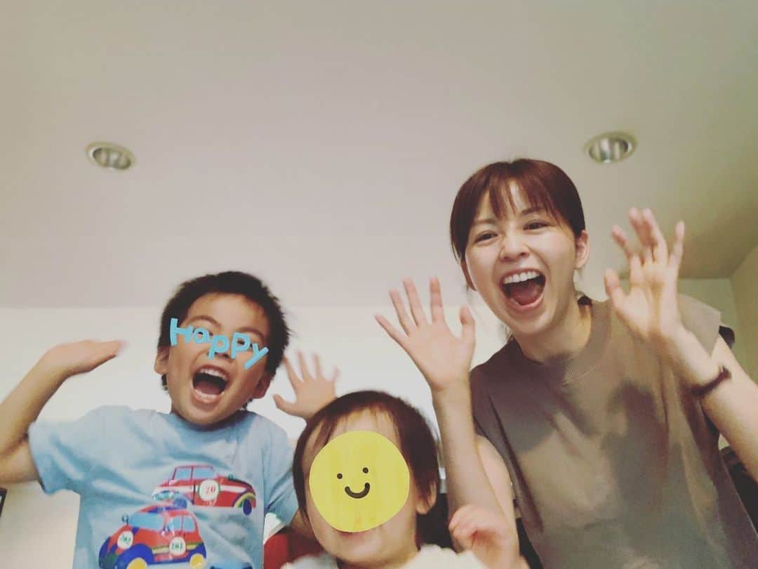 中野美奈子さんのインスタグラム写真 - (中野美奈子Instagram)「明日18日（水）19時から放送のテレビ朝日系列『ノブナカなんなん？』に出演します。  密着は5歳老けるんで、もぅやめようと思っていたのに、また出ちゃってます。 7歳老けましたわ(;´д｀)  でもでも、涙でるくらい嬉しい出来事もあったので、感謝感謝です。  みなさま、あたたかい目で見てください。  可愛い後輩、本田朋ちゃんの群馬ライフもお楽しみに♡ @tomoko_honda_official_phonics   丁寧な生活と我が家の雑な暮らし‥…じょんならんよ。  わいわい賑やかにやってます。  #ノブナカなんなん  #テレビ朝日  #香川ライフ #丁寧な暮らしに憧れる   #中野美奈子 #写真は夏の」1月17日 19時24分 - minako_nakano.official