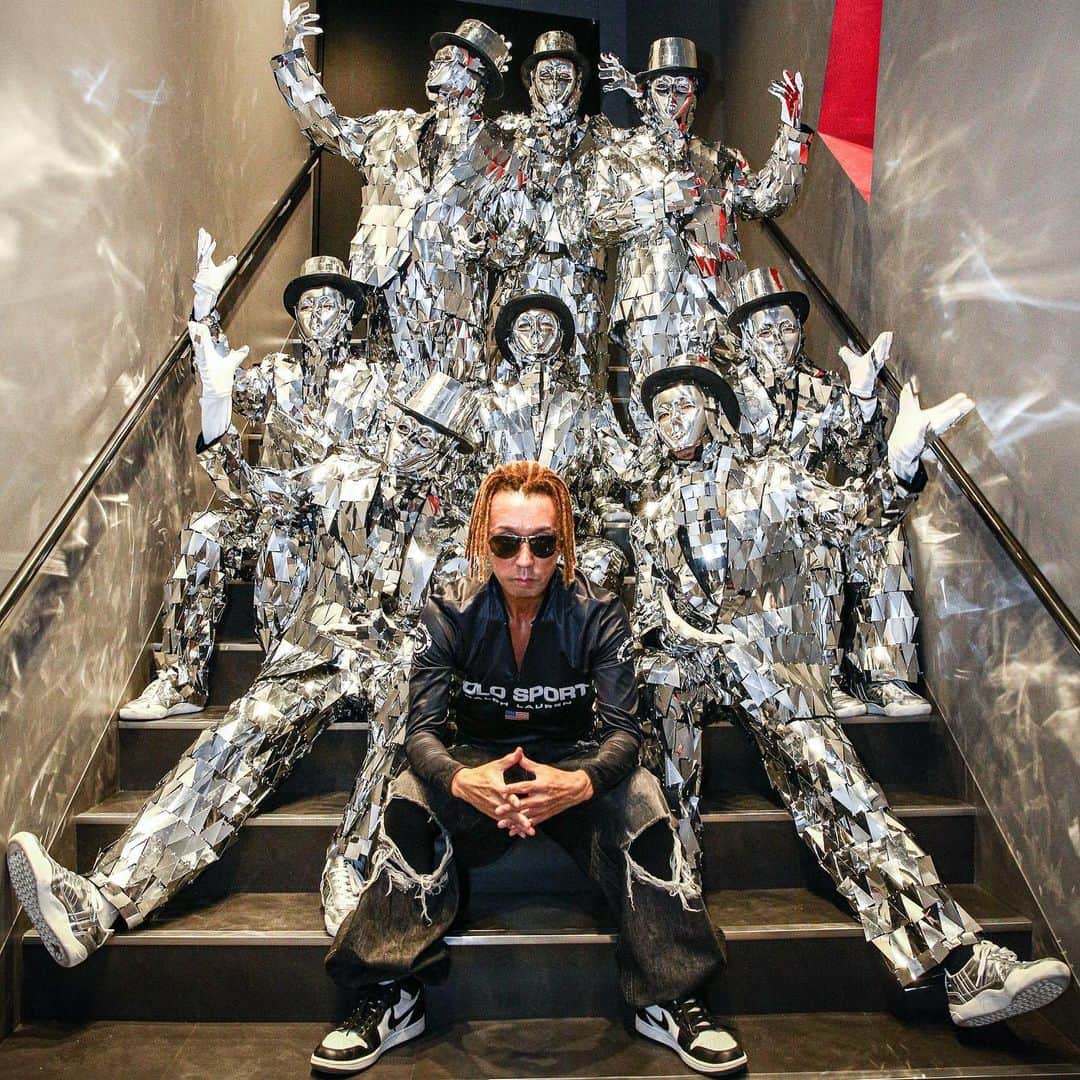 BOBBYのインスタグラム：「🪩mirrorMAN🪩 📸LUX GANG🔫BALENCIAGA ver  @segasammy_lux  #balenciaga #mirrorman  #balenciagasneakers  #balenciagabag #  @taki_kojima_official  @kanau_sslux  @hinata_sslux  @koody_sslux  @kurashou_sslux  @kentaro_abe1993  @nosuke_good  @raara__sslux  @candoo5827」