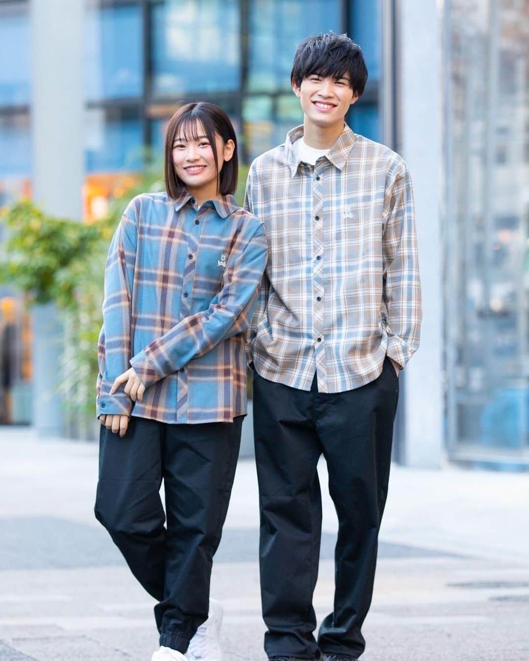 中野晴仁さんのインスタグラム写真 - (中野晴仁Instagram)「しまむらさんのメンズの洋服の撮影をしてきました！📸 とても着心地が良く、オシャレです‼︎😆✨ ペアルックもできるので、コーデで迷った時は是非投稿のコーデを参考にしてみてください！ 1/18（水）より全国のしまむらさんで販売開始されるので、是非チェックしてみてください！🙆‍♂️✨ #しまむら  #しまパト  #カップルコーデ  #ペアルック」1月17日 20時20分 - nakaharu8610