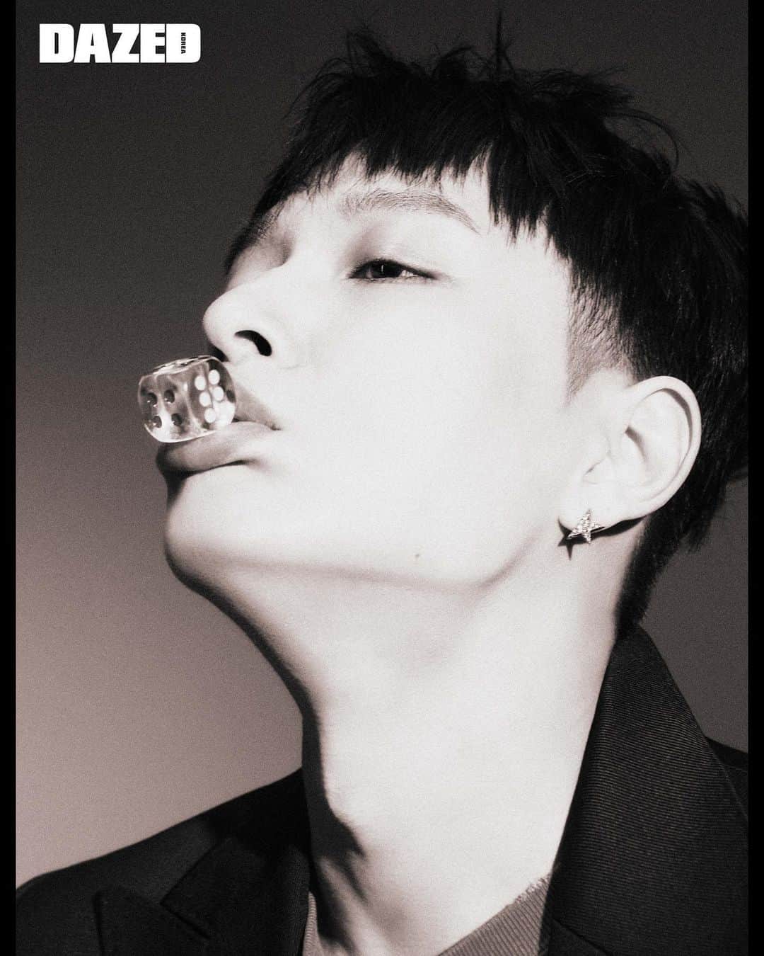 サイモンD のインスタグラム：「shoot me more stars⭐️ @dazedkorea with @goldengoose」