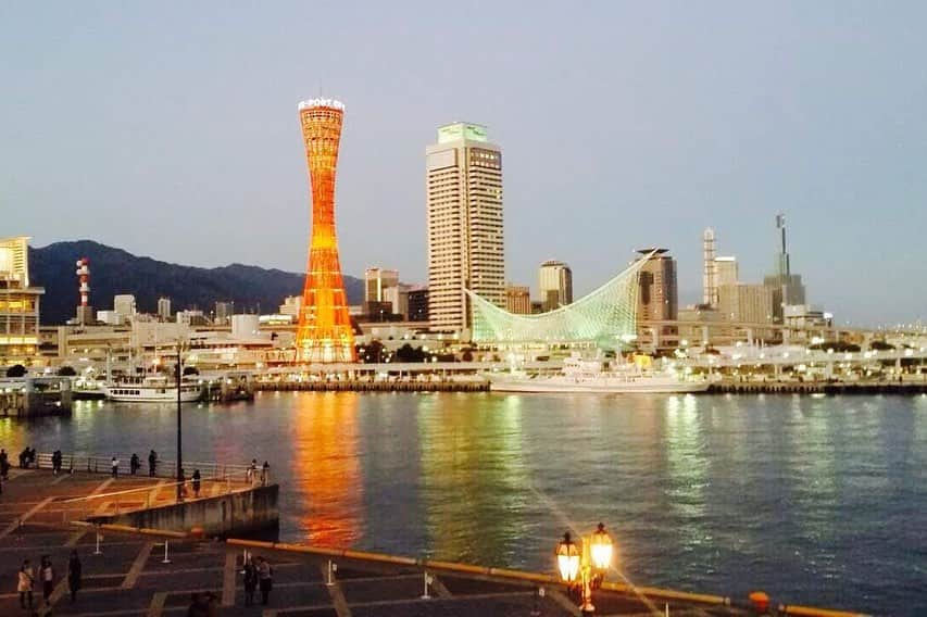 小林里歌子さんのインスタグラム写真 - (小林里歌子Instagram)「. 1.17  5:46🙏 神戸と共に。  #阪神淡路大震災から28年 #117 #神戸讃歌 #しあわせ運べるように」1月17日 12時44分 - rikako__kobayashi