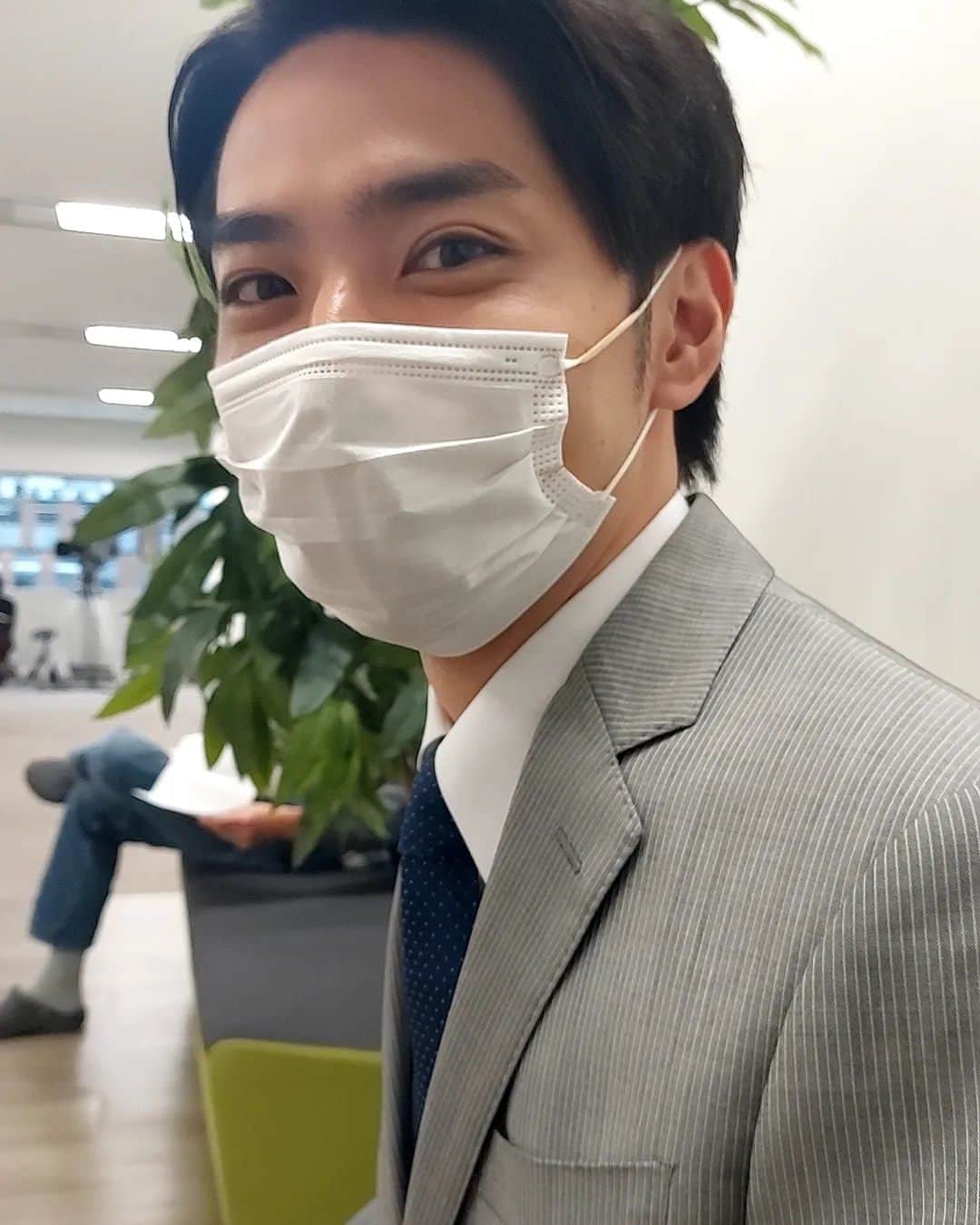 イザワオフィスさんのインスタグラム写真 - (イザワオフィスInstagram)「スタートUPスタート 2023年1月18日(水)22時 ※初回15分拡大版  足立尭之が1話目に出演します！ ぜひ御覧ください！」1月17日 13時40分 - izawaoffice_official