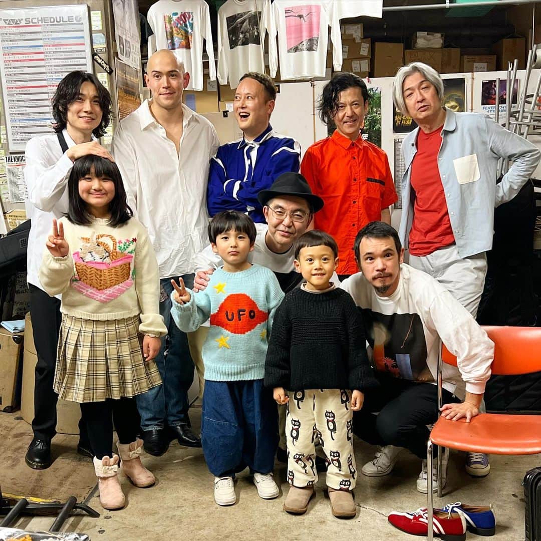 のインスタグラム：「この前のKIMONOS&GREAT3最高でした👑👑👑✨ 終演後に撮ったスペシャルショット🌈 皆様ありがとうございました💐❣️」