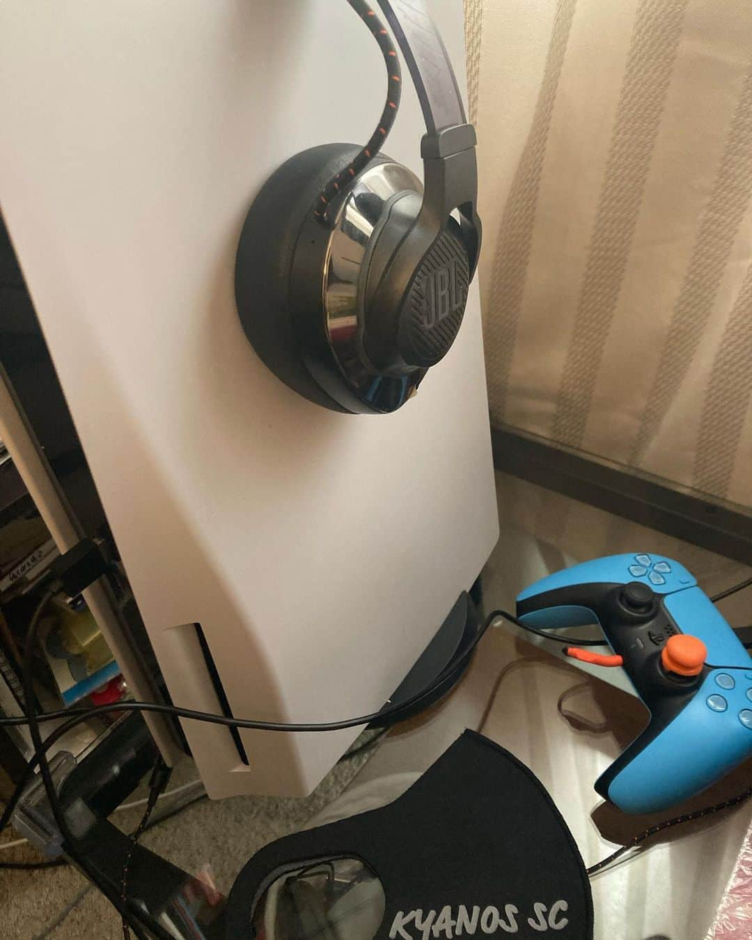 高谷惣亮のインスタグラム：「Hi there. I'd like to share about the game I'm playing. I'm a wrestler and would like to see e-sports become more popular as well. I usually play Apex legends. Gaming chairs, gaming monitors and headphones were provided by KYANOS. KYANOS has a team for apex as well as Winning Eleven.  Also, they make robots.  My apex skills are diamonds, but eventually I want to become a master.  I believe that life is enriched by how many possibilities we pick up.  #esport #apex #winningeleven #robots #KYANOS」