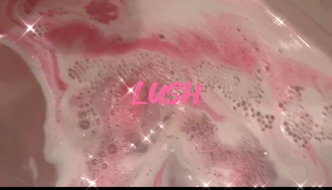 木下優樹菜さんのインスタグラム写真 - (木下優樹菜Instagram)「次女とpinkなbath Time🛁🫧🦄🌺🌸🎀💗 #lush」1月17日 16時54分 - yukina1204xoxo