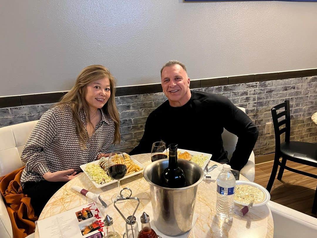 鈴木弘子のインスタグラム：「I am a better person by knowing you. Thank you for sharing your wisdom with me and I just want to say happy birthday to a wonderful person. 🥳 You are such a wonderful Otto💕」