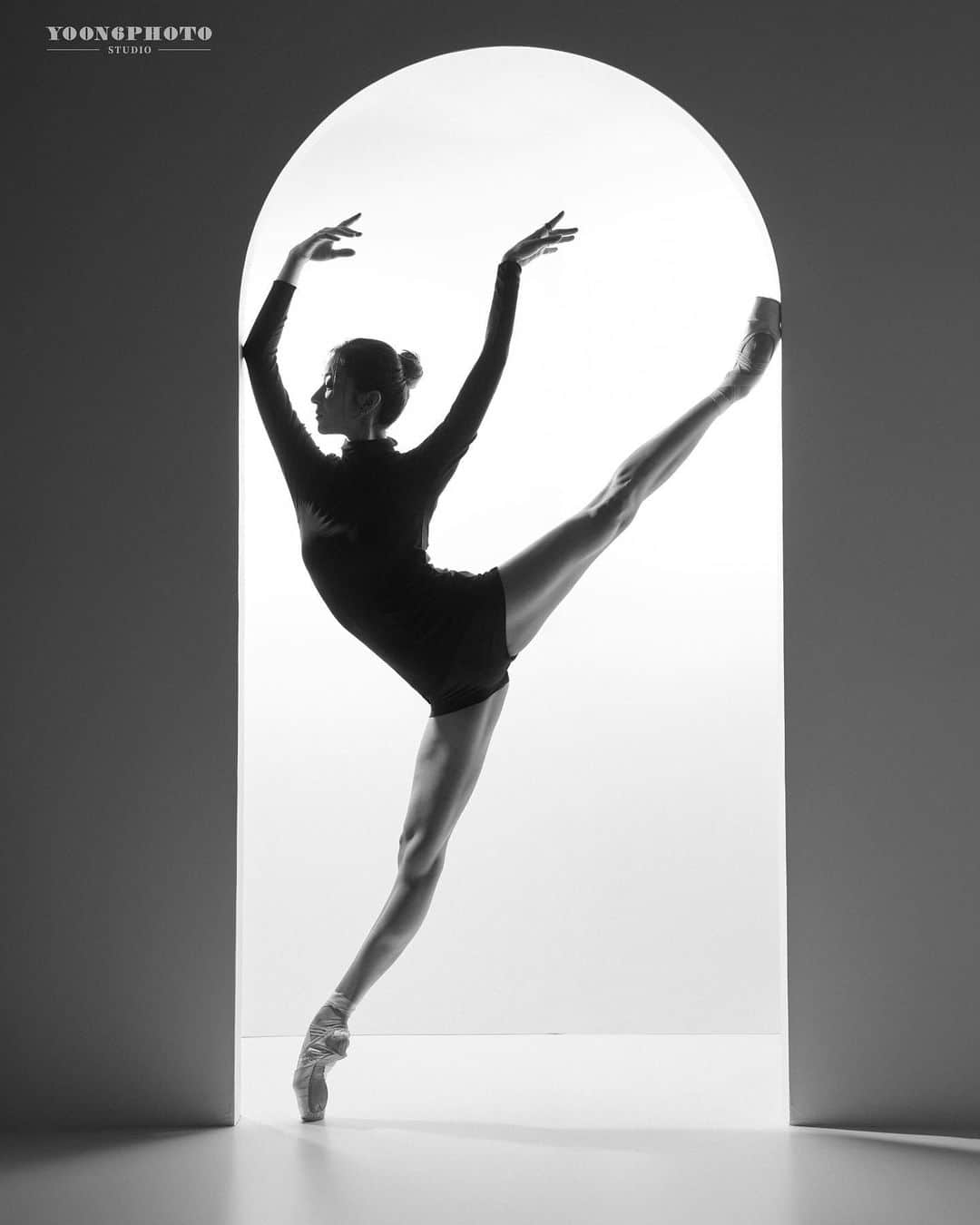 ワン・ジウォンさんのインスタグラム写真 - (ワン・ジウォンInstagram)「너무 맘에 드는 사진들🤍 📸Photo by @yoon6photo  #ballet#ballerina#wangzylog#youtube#model#왕지로그#유튜브#발레프로필#왕지원」1月17日 17時29分 - jinams2w_1112