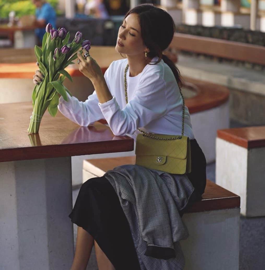 ブレンダのインスタグラム：「Recent work for Éclat Magazine 💐   Photo: @meltjoeng  H&M: @risa.hoshino  Coordination: @reikohase  @eclat.magazine」