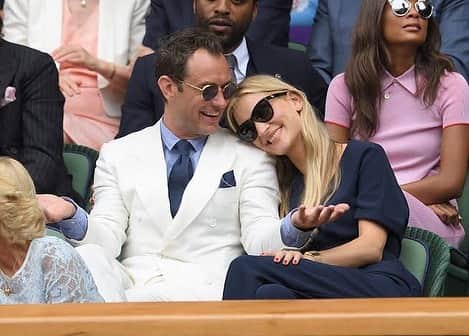 ジュード・ロウのインスタグラム：「With Phillipa Coan, Wimbledon, 2016  #judelaw #lawjude #phillipacoan #pippa」