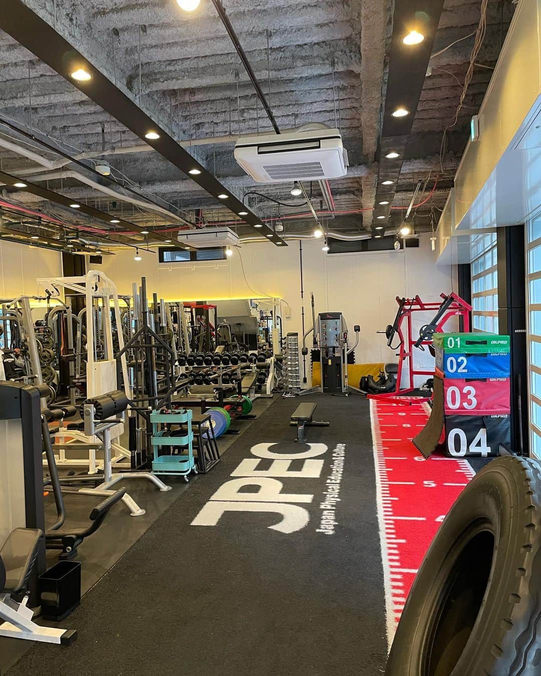 土井成樹のインスタグラム：「本日も多数のパーソナルトレーニングのご予約ありがとうございました。 ビジター大歓迎。  #筋トレ #トレーニング #ワークアウト #training#ダイエット #ジム #フィットネス #筋肉 #ボディメイク #筋トレ女子 #トレーニング女子 #尻トレ #diet #ストレッチ #exercise #sport #health #lifestyle#大阪 #堀江 #jpec #パーソナルトレーニングの　#ご予約は #DMまで」