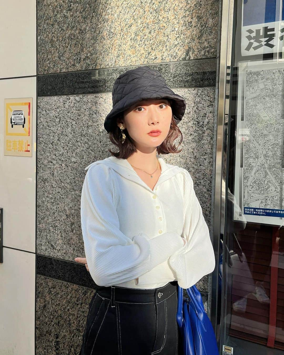 高井真菜のインスタグラム：「渋。笑  少し暖かくなってきたと思ったらまた寒くなりましたね。 でも大歓迎、冬大好きです☃️」