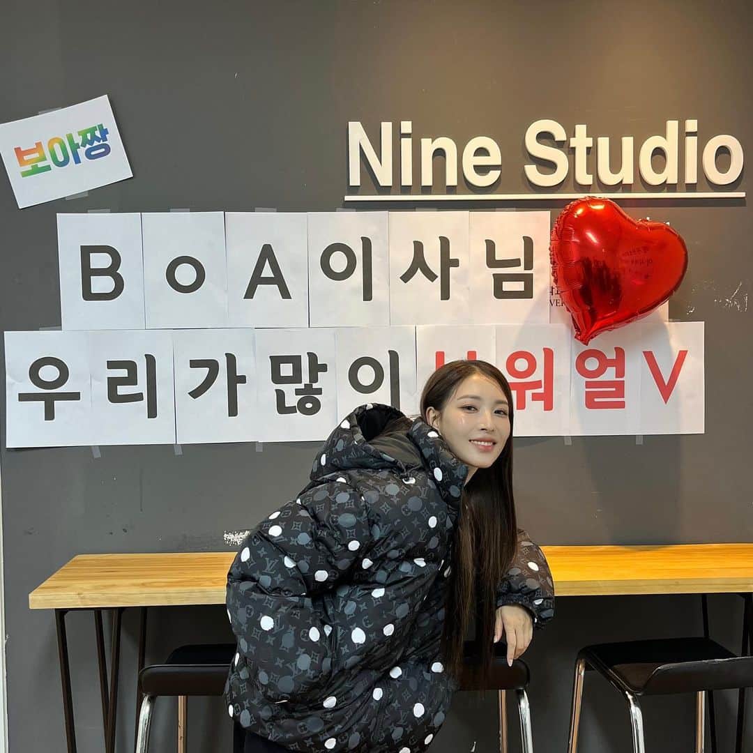 BoAのインスタグラム：「나두.. H워얼V ❤️」