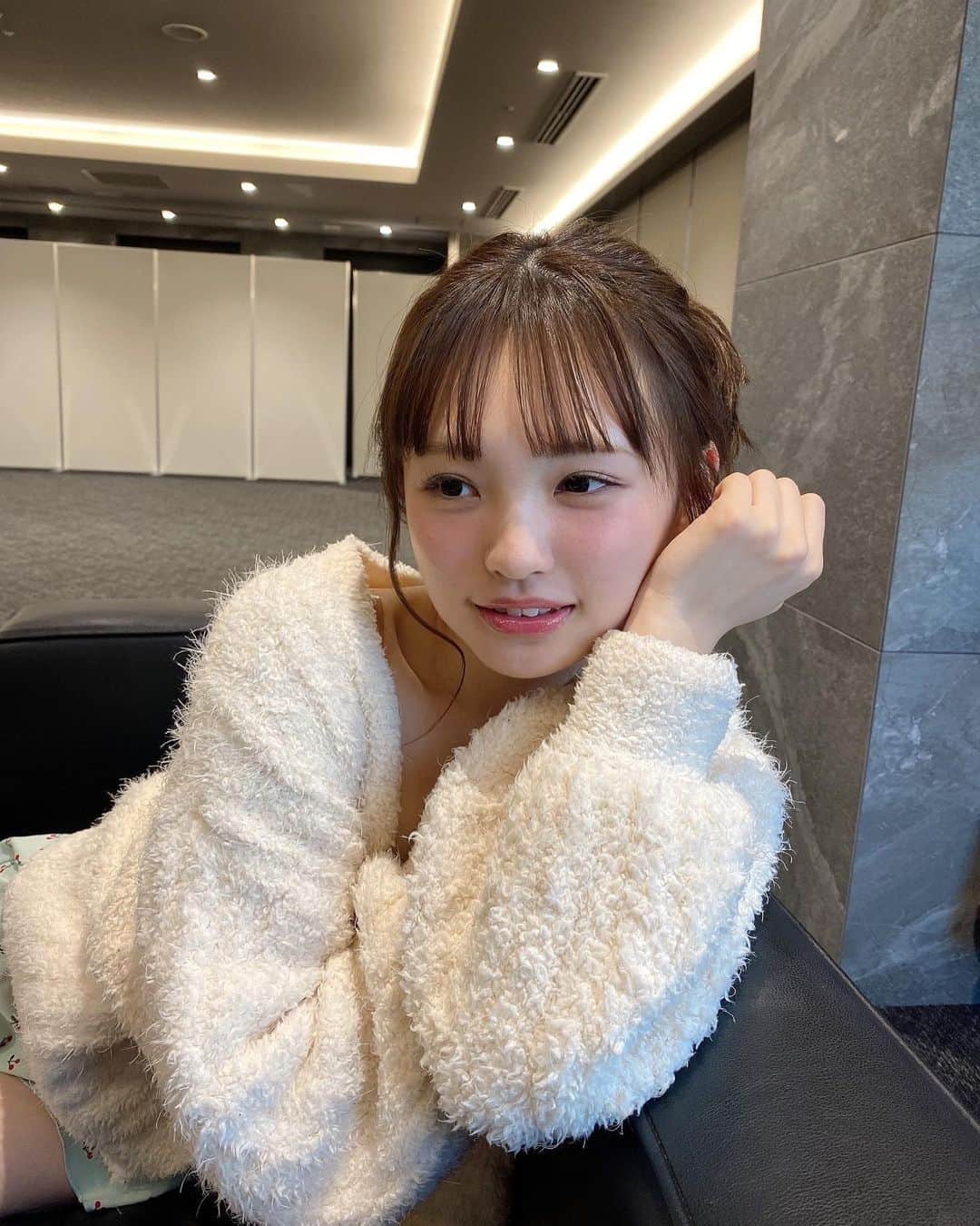 のインスタグラム：「おやすみなさい⭐️⭐️⭐️ ⠀  #オンラインお話し会 #ルームウェア #彼女感」
