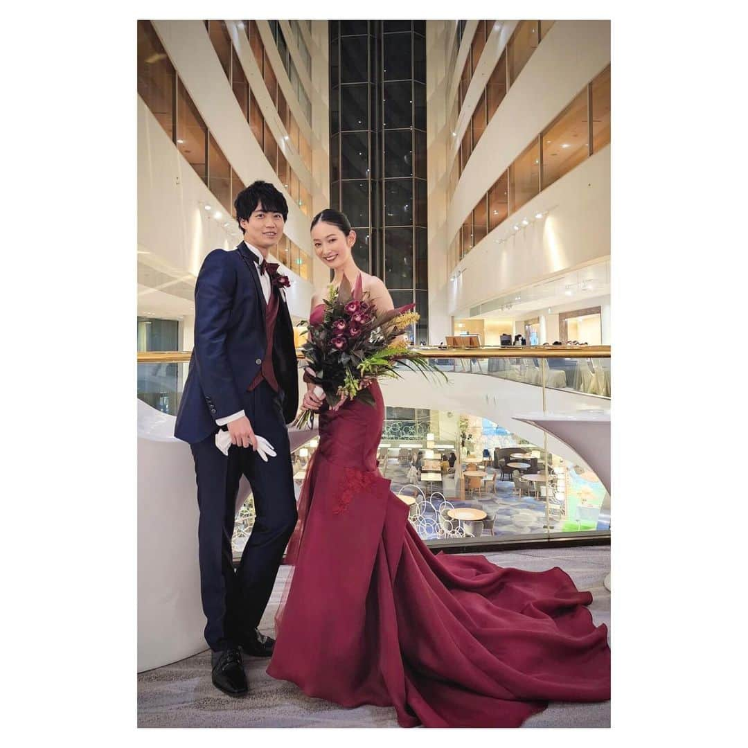 川辺優紀子さんのインスタグラム写真 - (川辺優紀子Instagram)「【ヒルトン東京ベイ】 @hiltontokyobaywedding  @hiltontokyobay   BIGブライダルフェアにて✨ 今回もお声がけくださりありがとうございました😊  模擬挙式、模擬披露宴を通してヒルトン東京ベイでのブライダルをイメージして頂けましたら幸いです💓  演出も素敵だし、担当のスタッフさん達もとても明るくて幸せな気持ちになりました💕  そしてお衣装！ 東衣装展さん @azuma_dress  ほんとため息でるドレスばっかり🥹✨  #ヒルトン東京ベイ #ヒルトン #hilton #hiltontokyobay #東衣装店  新郎モデル @jojojojo0201   #ブライダル #花嫁 #ブライダルモデル#ウエディングドレス#ウエディングフォト#ウエディングヘア#花嫁ヘア#マーメイドドレス#ブライダルアクセサリー#ブライダルヘアメイク」1月17日 23時09分 - yukiko_kawabe