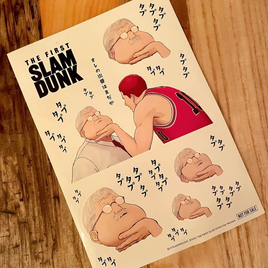 ヤスタケのインスタグラム：「🏀❤️‍🔥 2回目☺︎  もらえて良かった✨  #thefirstslamdunk#slamdunk#basketball#スラムダンク#バスケットボール#安西先生#タプタプステッカー」