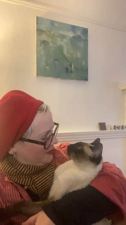 Tea and sittingのインスタグラム：「A live to talk a bit about my new paintings…with a couple of cat interruptions 😽」