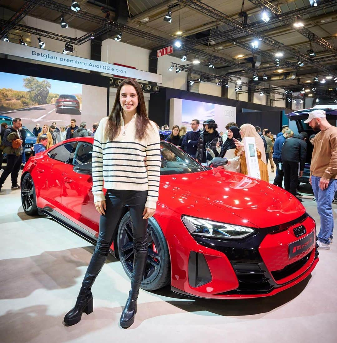 ニナ・デヴァエルさんのインスタグラム写真 - (ニナ・デヴァエルInstagram)「Had a lovely time meeting you all at the @audibelgium stand this weekend thank you for being so sweet ❣️」1月18日 2時58分 - ninaderwael