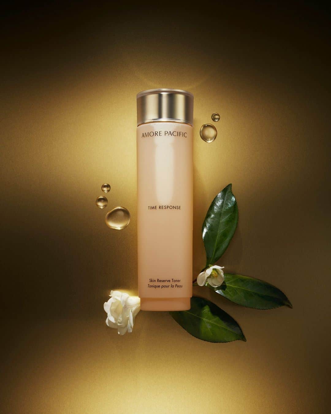 アモーレパシフィック USのインスタグラム：「Refresh your skin with Time Response Skin Reserve Toner 🍃  Formulated with green tea-derived enzymes, this hydrating toner gently dissolves excess dead skin cells to help achieve softer and smoother looking skin.   Shop now by clicking the link in bio.」