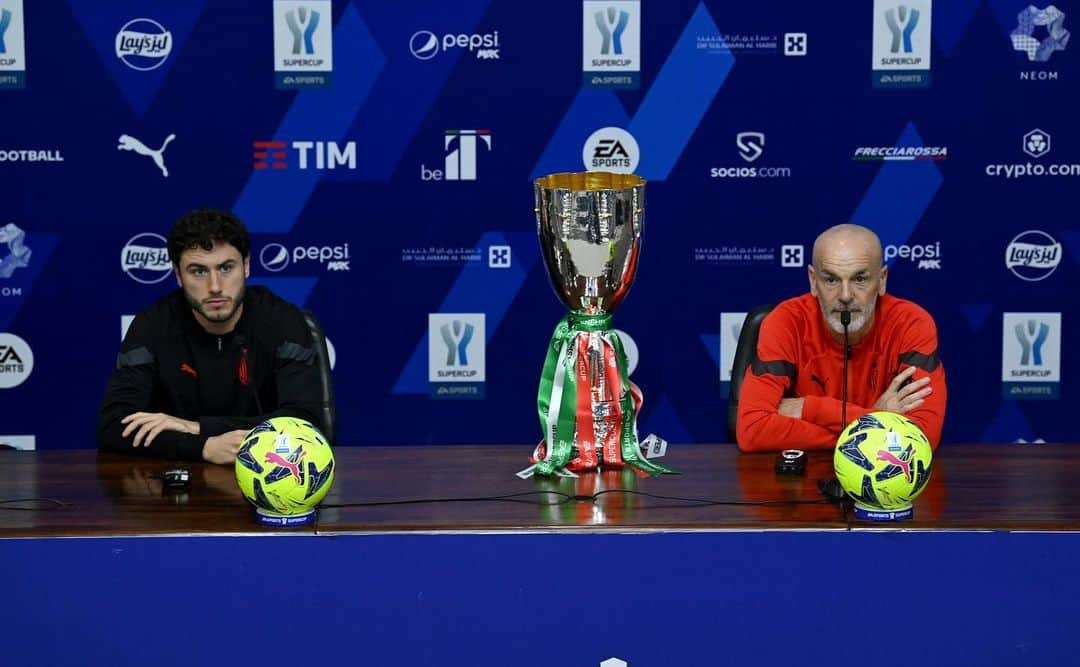 ダヴィデ・カラブリアのインスタグラム：「Focus on Supercup ⚔️🔴⚫️ @acmilan #SupercoppaItaliana #SempreMilan」