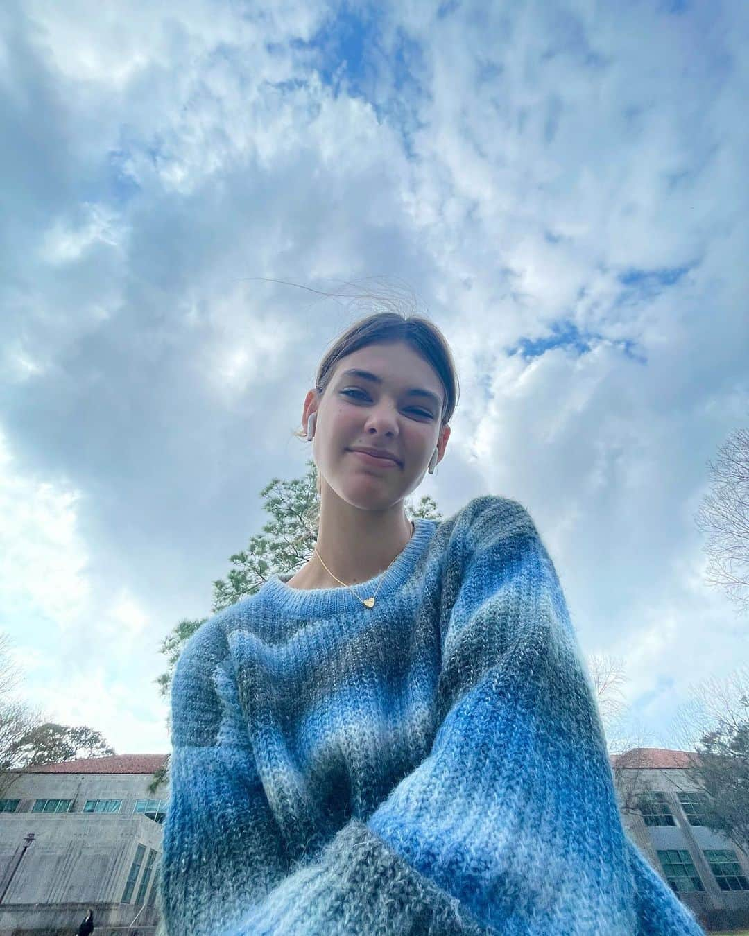 Laneya Graceさんのインスタグラム写真 - (Laneya GraceInstagram)「cloudy dayzzz ☁️」1月18日 3時15分 - official_laneya_grace