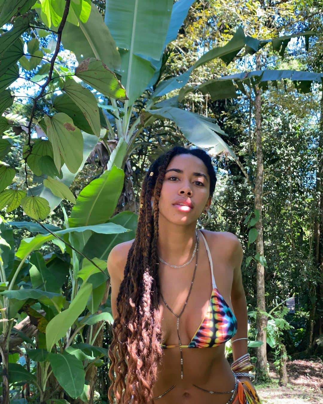 Herizen Guardiolaさんのインスタグラム写真 - (Herizen GuardiolaInstagram)「From the jungle to you 🌴🧚🏽‍♀️✨」1月18日 6時45分 - herizen_fawn