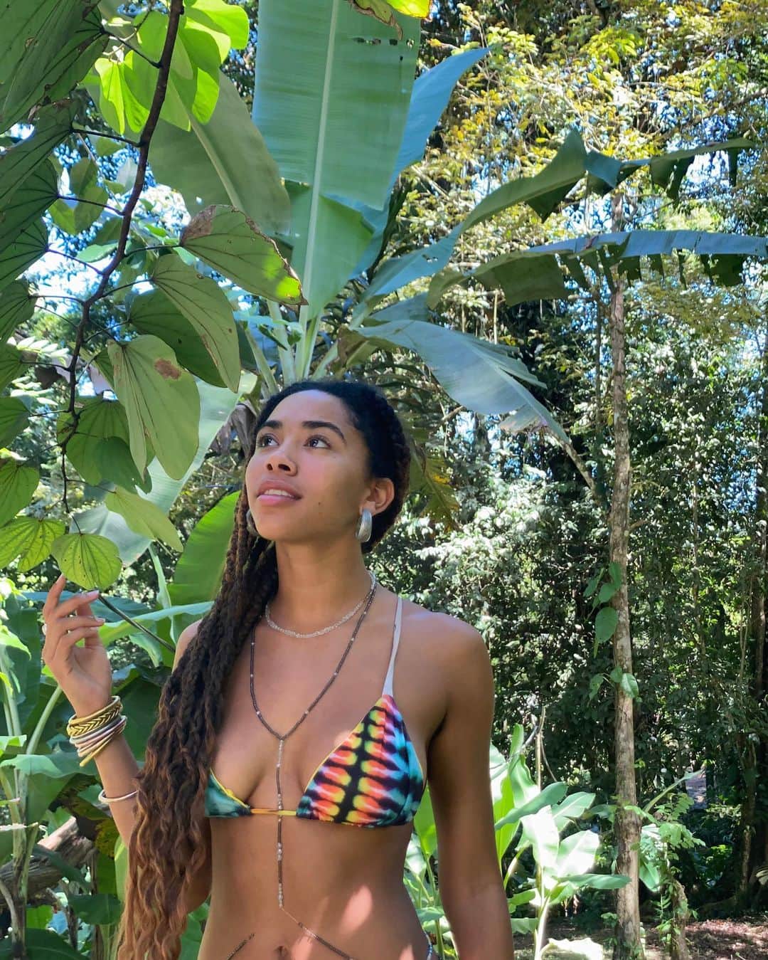 Herizen Guardiolaのインスタグラム：「From the jungle to you 🌴🧚🏽‍♀️✨」