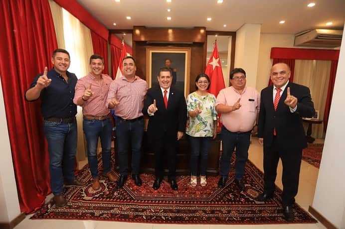 オラシオ・カルテスのインスタグラム：「Seguimos trabajando por la unidad del Partido Colorado. Hoy recibí a dirigentes de Cordillera y Alto Paraguay. Proyectamos un Partido al servicio del país. #TodosSomos1」
