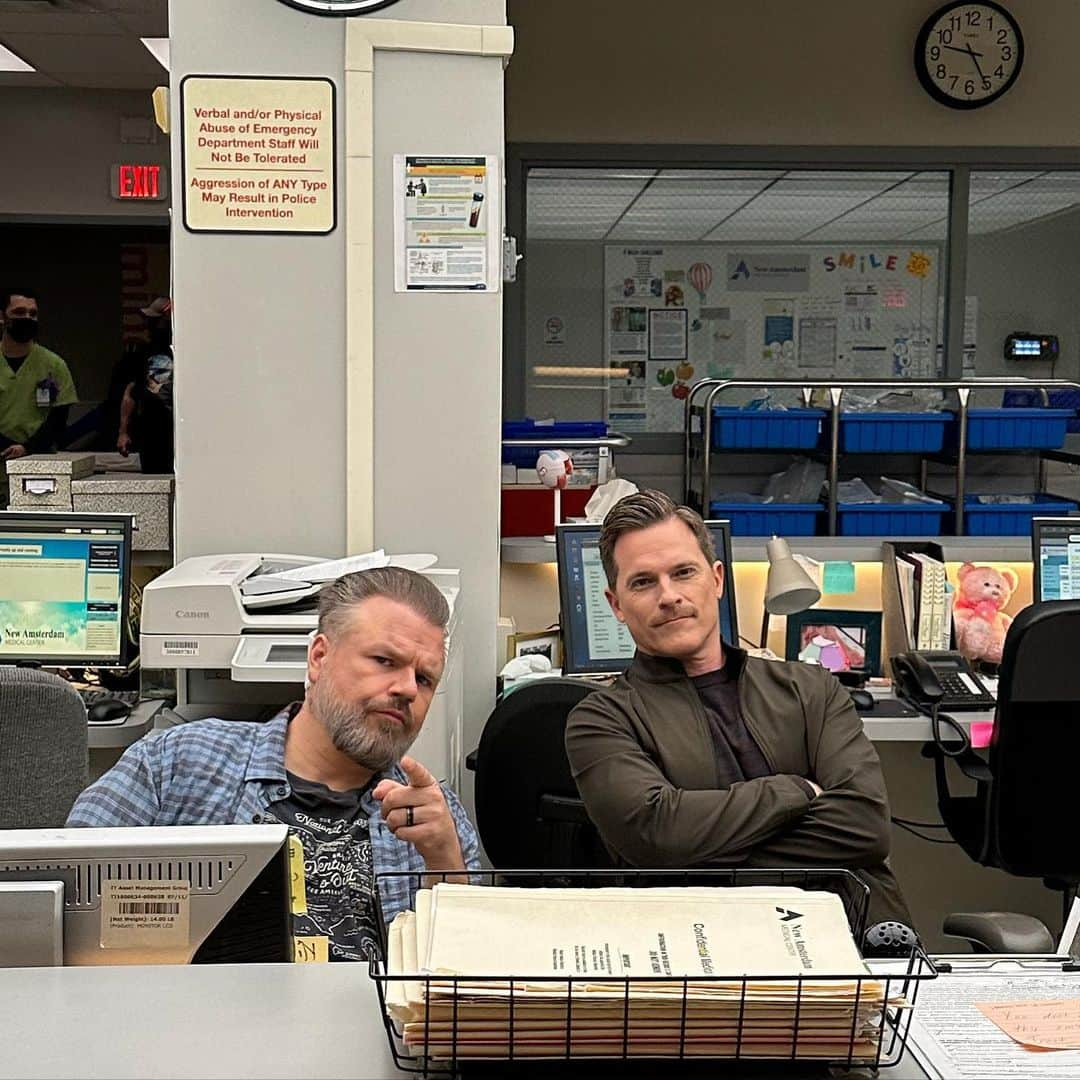 マイケル・ドイルのインスタグラム：「What a ride it has been. Thanks to everyone at @nbcnewamsterdam, but especially to @tlabine who has made coming to work these past 5 seasons an absolute dream. A true gentleman and artist. Couldn’t have done it without you…lllllliterallly. Watch the series finale tonight and see how it all turns out.」