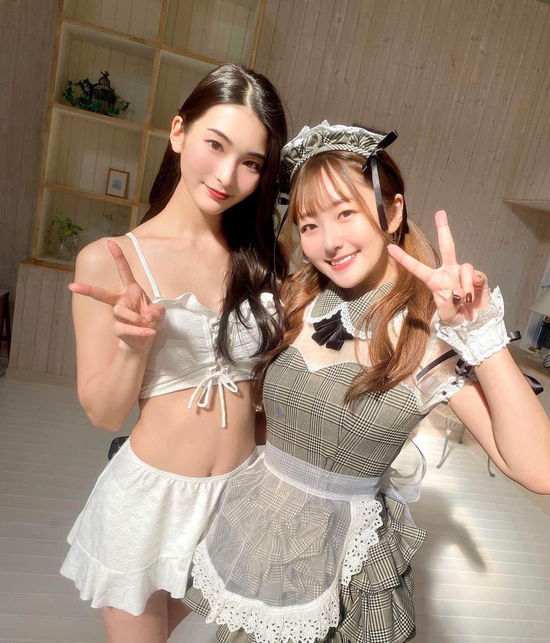 のインスタグラム：「・ ・ ・ ・ ぺんちゃんと🤍 どんな時でも元気で明るくて ほんとに太陽みたいな子。 ぺんちゃんが楽しそうだとわたしもうれしい。 ・ ・ ・ ・ #東京家族next #次女」