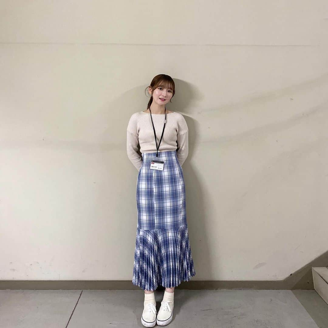 近藤あさみさんのインスタグラム写真 - (近藤あさみInstagram)「二段腹みたいになってる ・ ・ ・ ・ ・#ootd #look #今日のコーデ #スカートコーデ #ロングスカート #ロングスカートコーデ #スニーカー女子 #ナイスクラップ #ポニーテール」1月18日 16時29分 - asamichan_24