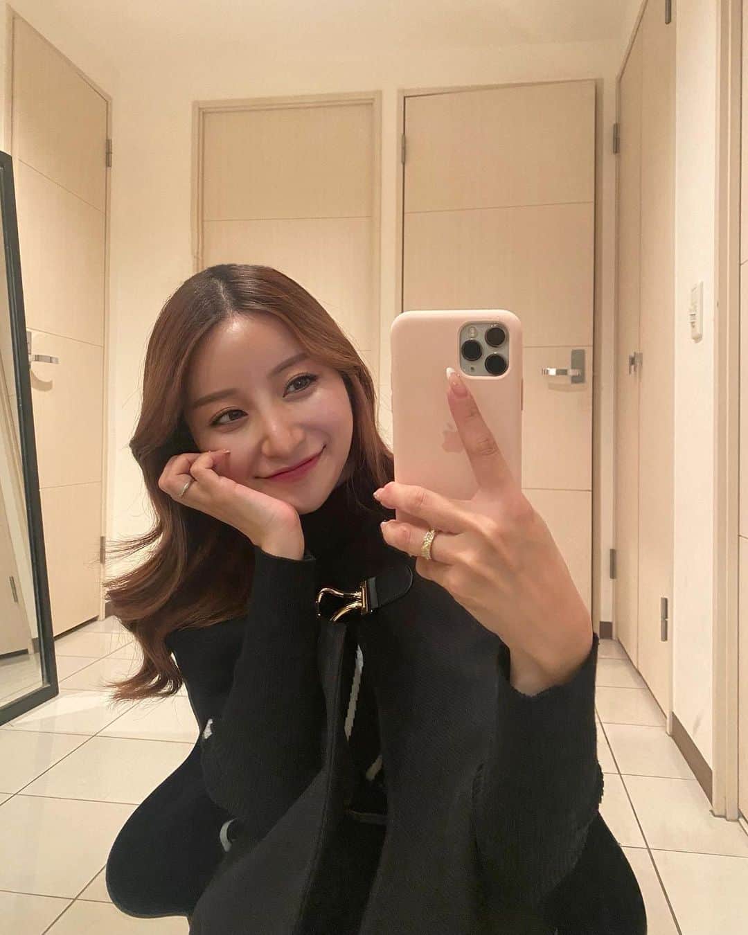 のインスタグラム：「今日は全身ブラックコーデ🐈‍⬛🖤」